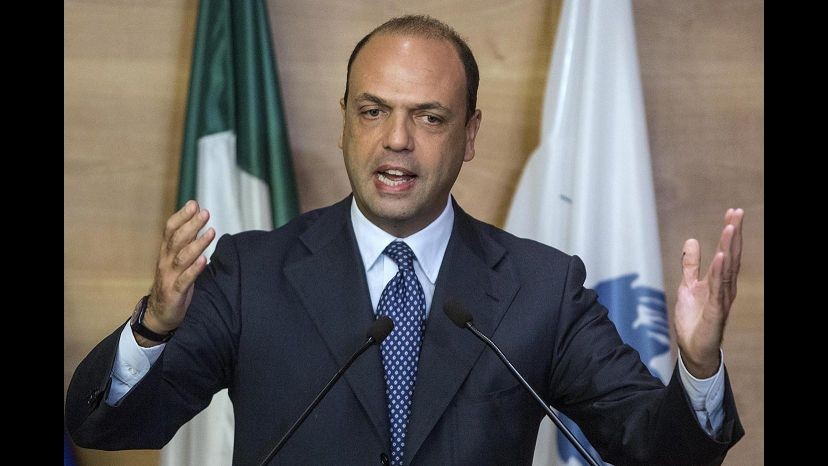 Alfano: Legge stabilità è scusa, errore sabotare Governo