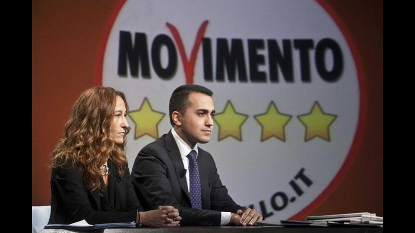Movimento 5 Stelle: Non rispondiamo a provocazioni, si applichi la legge