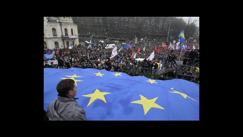 Ucraina, in 50mila a Kiev per accordo con Ue, anche figlia Tymoshenko