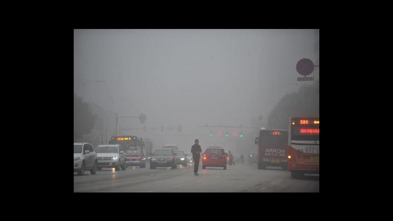 Cina, cappa di smog nel nordest: chiuse autostrade e un aeroporto