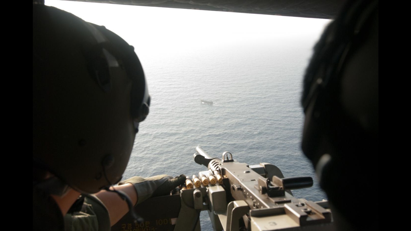 Yemen, nave italiana San Giusto blocca imbarcazione pirati, 7 fermati