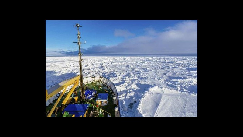 Antartide, al via l’evacuazione della nave russa bloccata fra i ghiacci