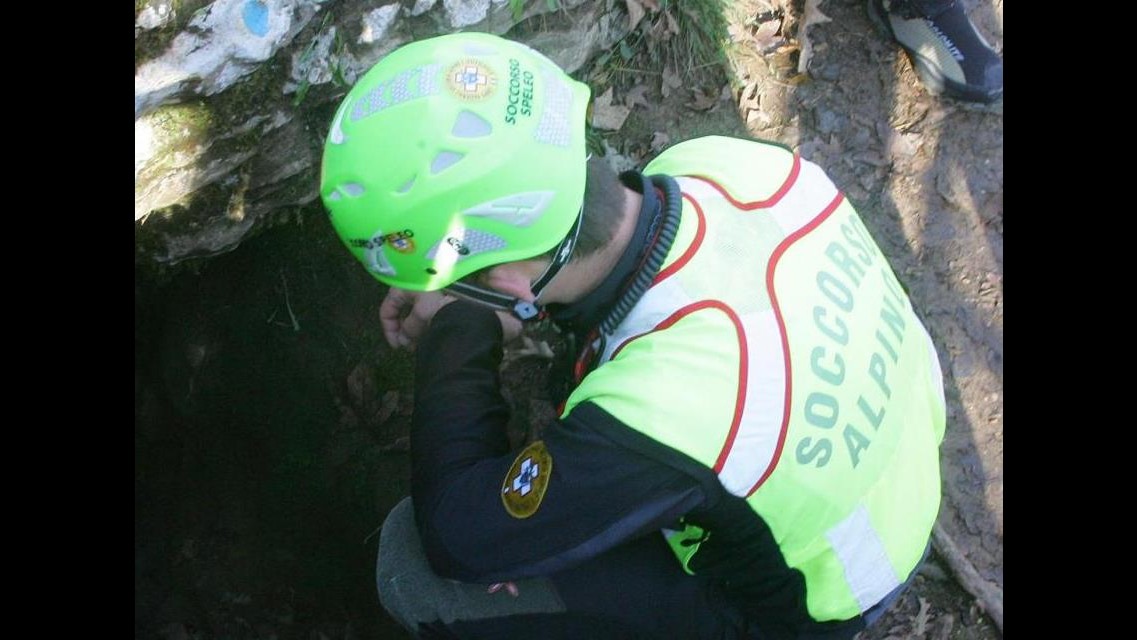 Cuneo, sciatore sbatte la testa e muore durante fuoripista