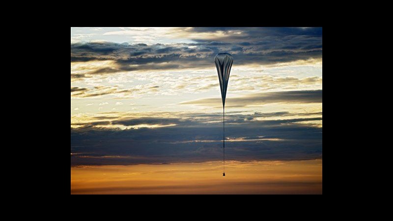 Dopo lunga attesa Baumgartner cancella salto da 36mila metri
