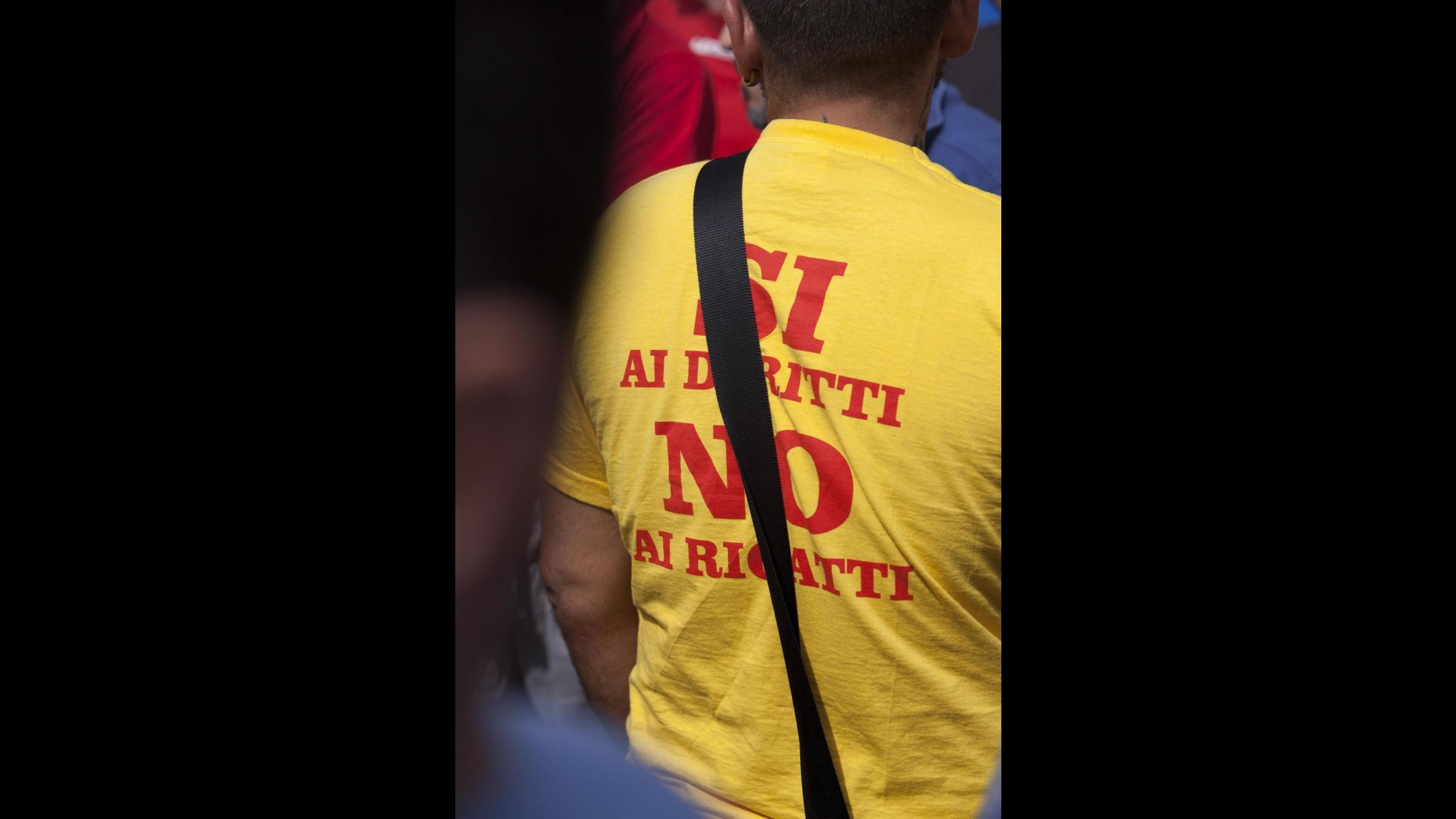 Napoli, notte sul tetto della EavBus per una 30ina di autisti