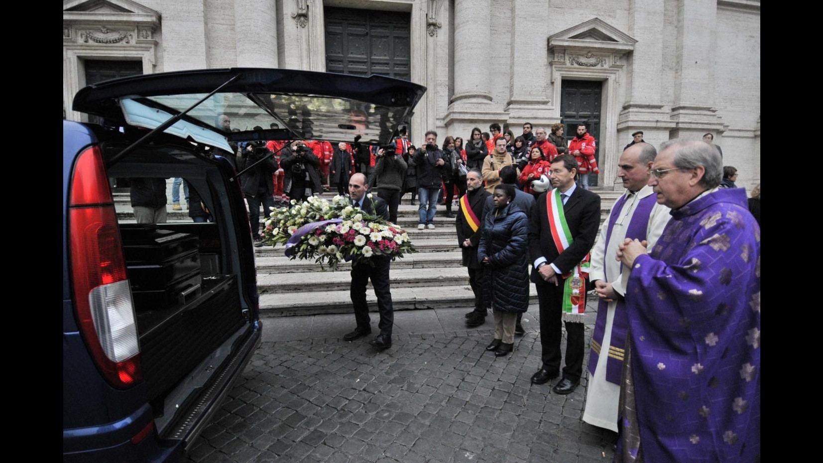 Roma, i funerali della transessuale a 5 mesi dall’omicidio