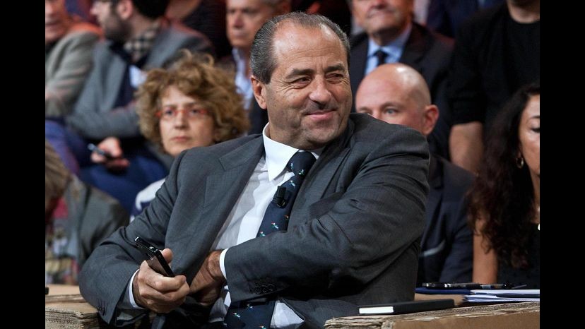 Di Pietro: Resto al comando nave Idv, non ammaino bandiera