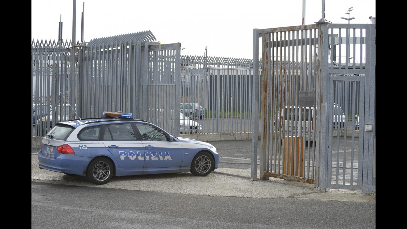 Immigrati, volontaria Cie Roma: Restano in 4 con bocca cucita per protesta
