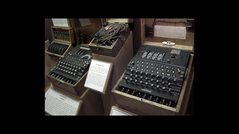 Regno Unito, grazia postuma allo scienziato Alan Turing