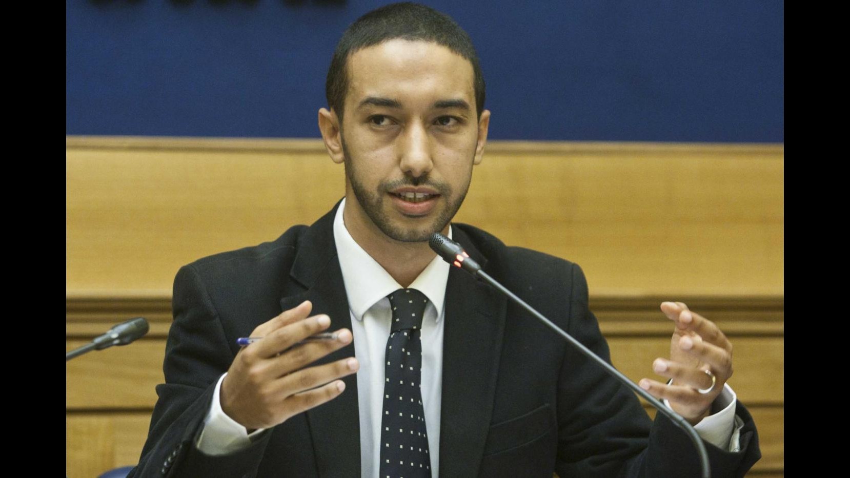 Lampedusa, Chaouki dopo prima notte in Cie: Spero in un cambiamento