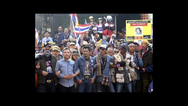 Thailandia, fallisce tentativo dimostranti di stop a candidature voto