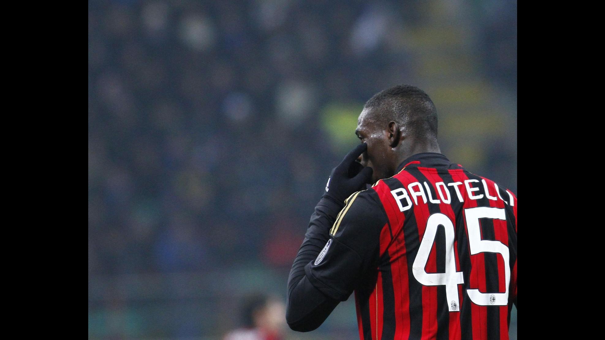 Balotelli: Buon Natale a tutti, anche all’arbitro