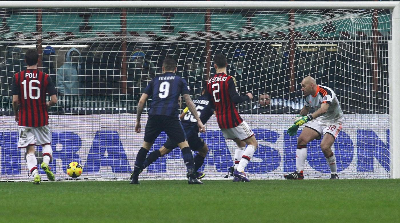 Tacco di Palacio stende il Milan: prima gioia nel derby per Mazzarri e Thohir