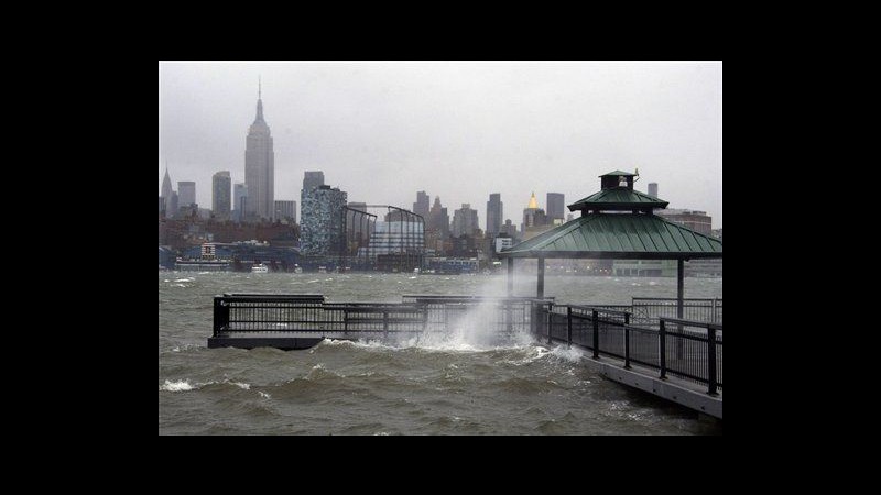 Sandy, 17 morti accertati in sette Stati Usa, uno in Canada