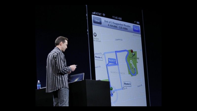 Sostituzioni ai vertici di Apple: lasciano due dirigenti