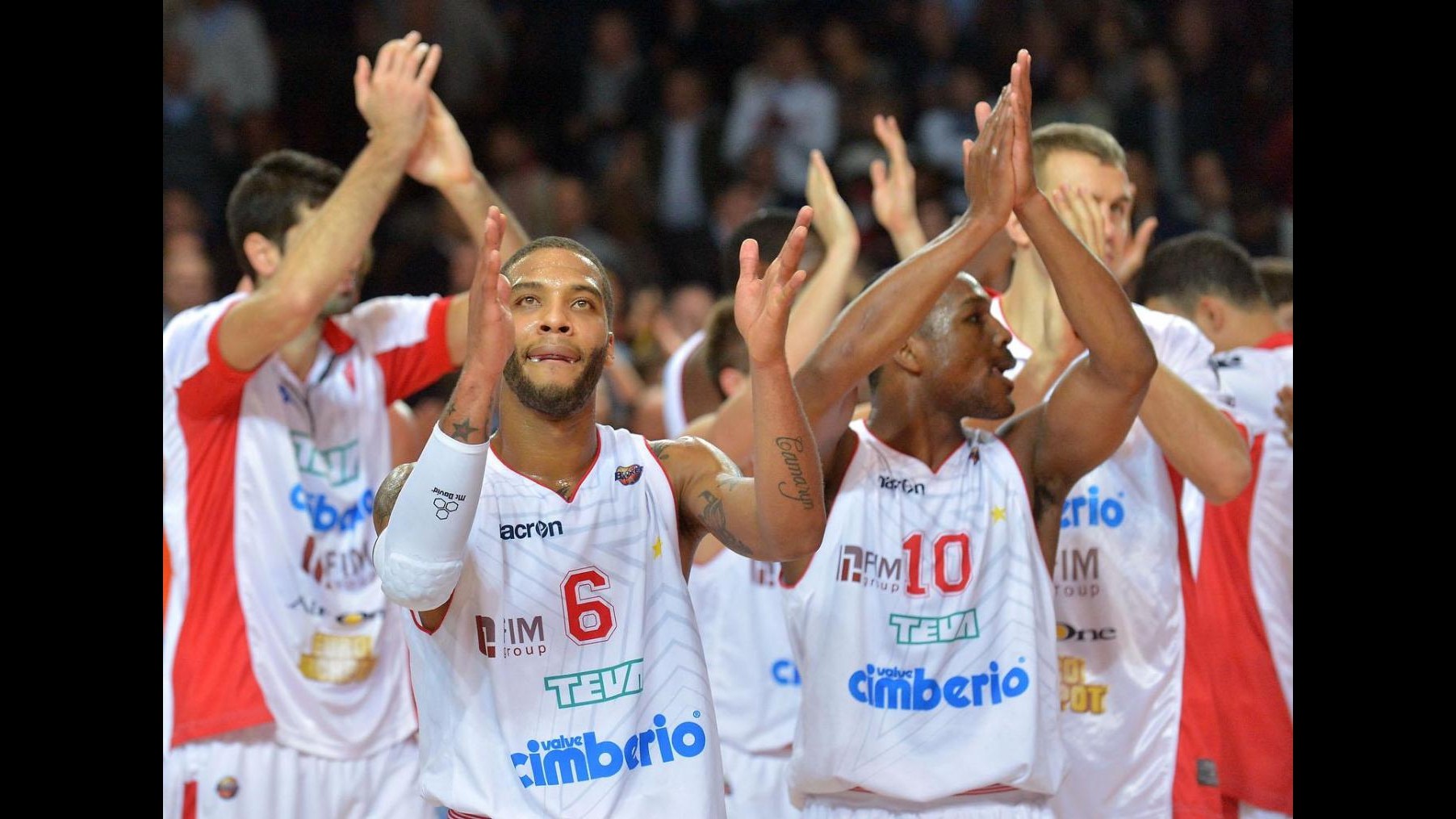 Basket, Varese batte Cantù e resta imbattuta. Siena passa a Biella
