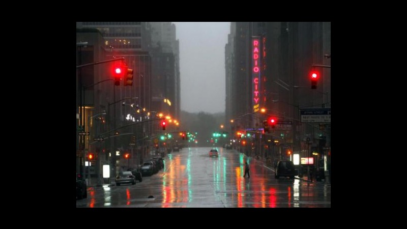 Usa, effetto Sandy su trimestrali Wall Street: quotate rinviano conti