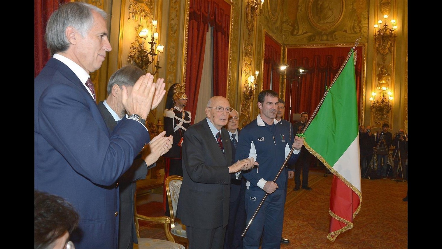 Sochi 2014, Napolitano consegna tricolore a Zoeggeler e Chiarotti: Siete orgoglio Italia