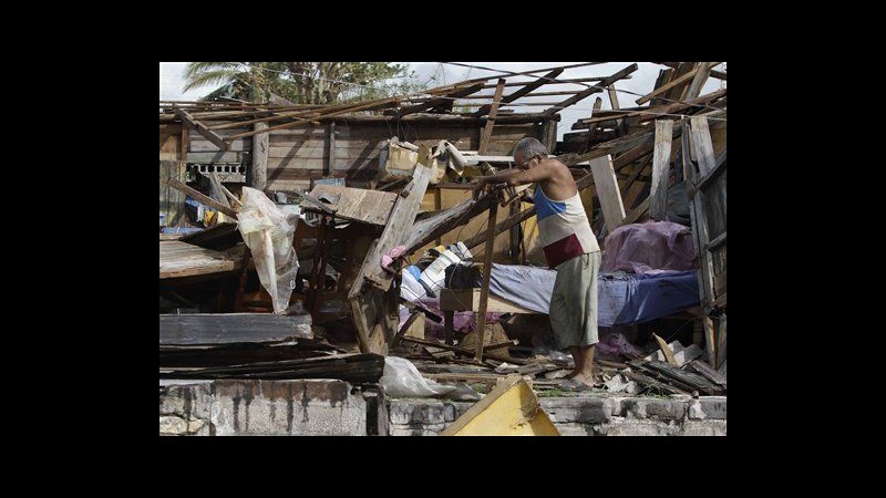 Uragano Sandy su Caraibi: 40 morti. Usa temono Frankenstorm