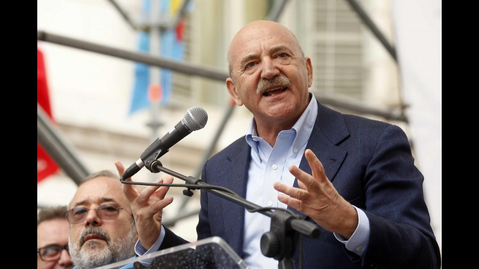 Costi politica, Uil: 23,2 mld, pesano 757 euro per cittadino