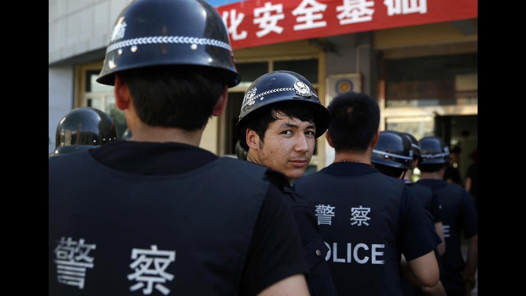 Cina, scontri tra agenti e presunti terroristi in Xinjiang: 16 morti