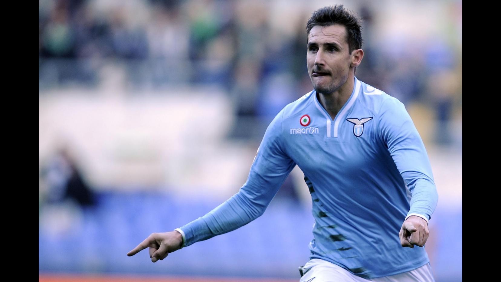 Doppio Klose e la Lazio risorge: Livorno si arrende 2-0, Petkovic salva la panchina