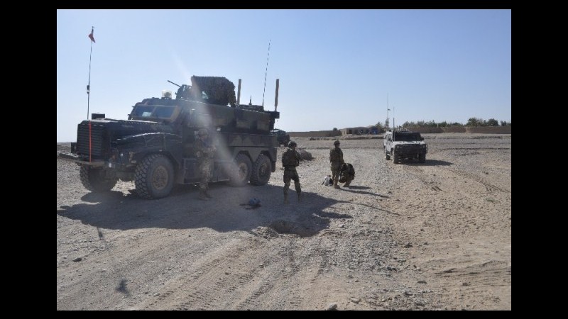 Afghanistan, bomba su mezzo blindato italiano: indenni occupanti