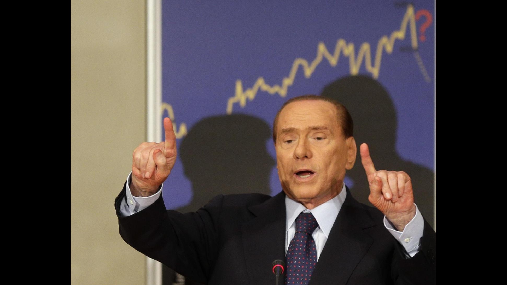 Berlusconi: Non mi candiderò a premier, mio successore entro dicembre