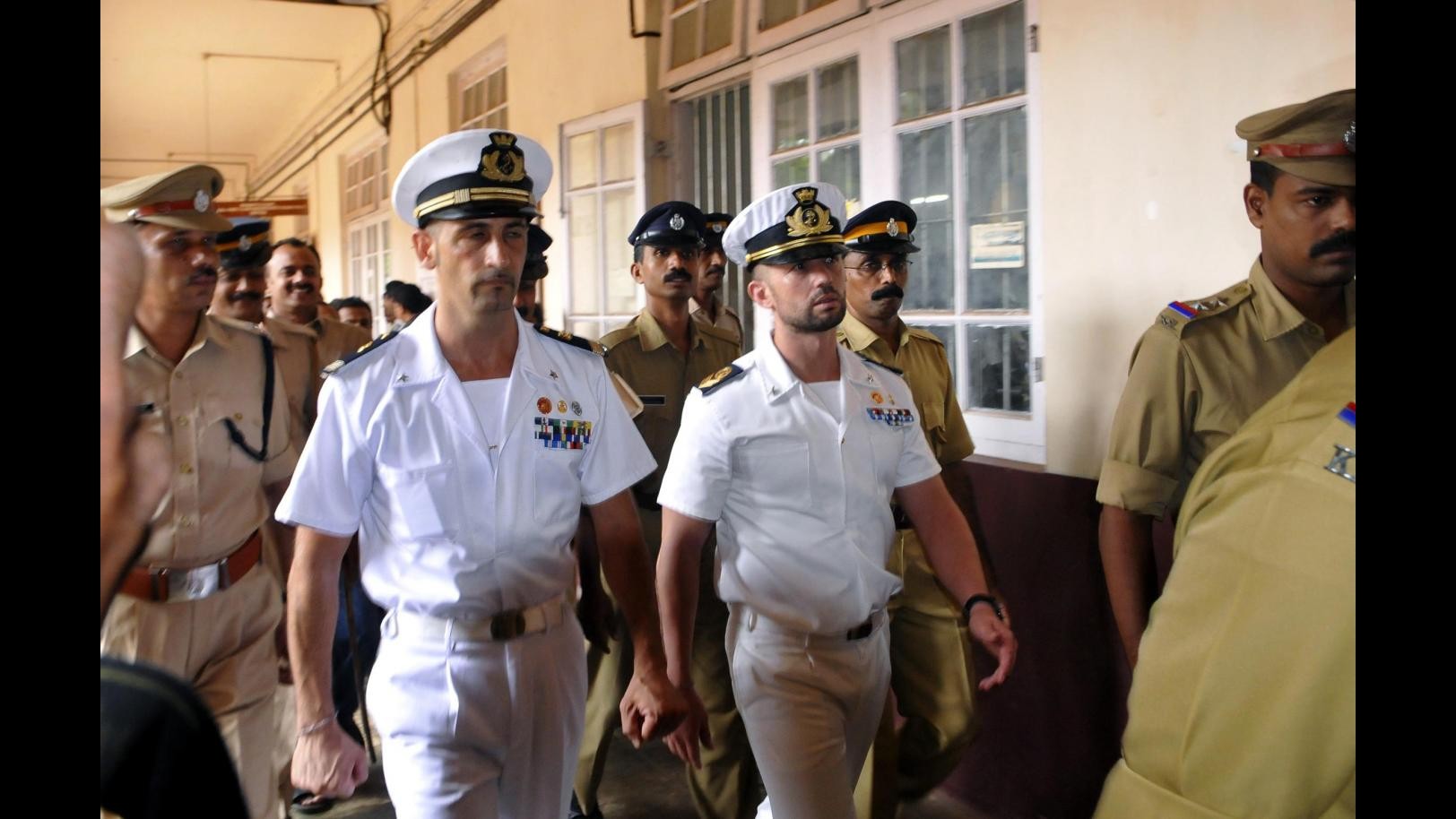 F1, Ferrari a Gp India con bandiera Marina Militare in omaggio a marò