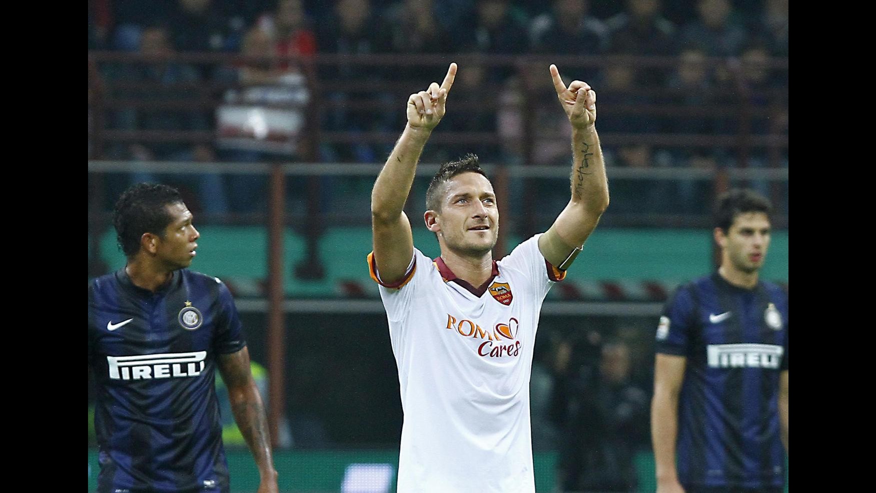 Totti: Ho ancora tanti anni per giocare con la Roma. Borriello stop, distorsione alla caviglia