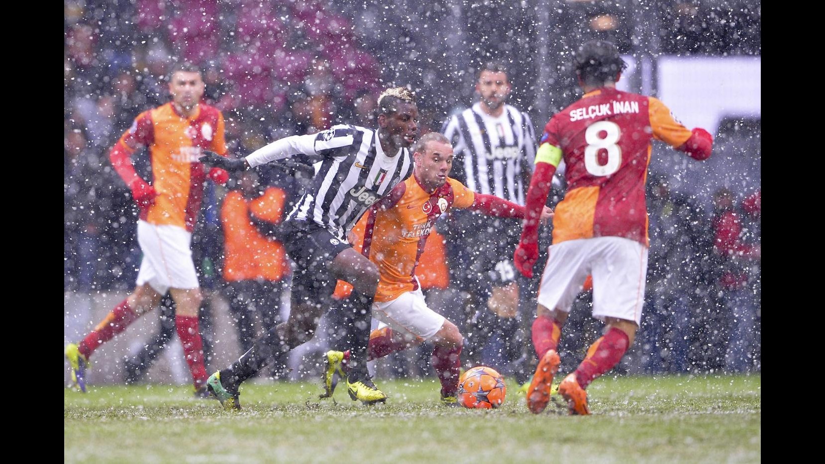 Champions League, Sneijder beffa Juve: bianconeri dicono addio ad ottavi, avanza Galatasaray