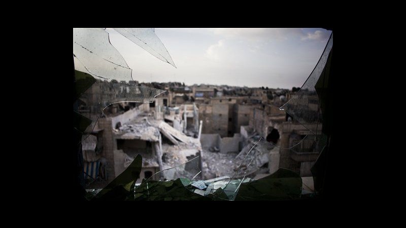 Siria, regime bombarda villaggio nel nord: morti 5 membri una famiglia