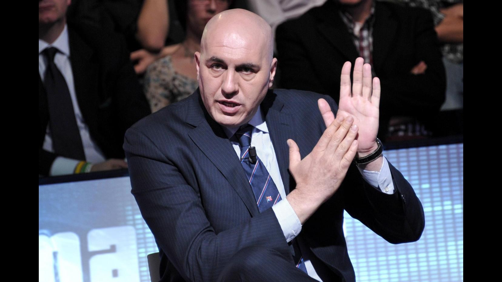 Crosetto: Basta con i discorsi del re, serve democrazia nel Pdl