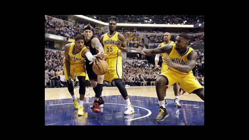 Nba, vincono Belinelli e Spurs. Sconfitte per Bargnani e Datome. Indiana batte Miami