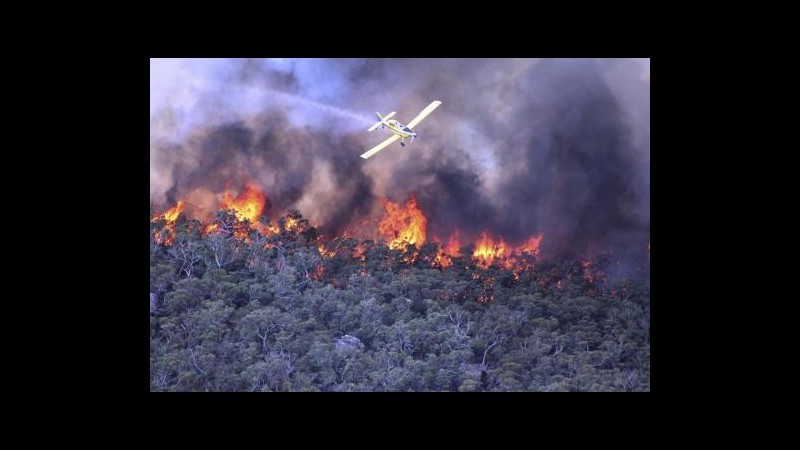Australia, 93 incendi in New South Wales, fine emergenza in Victoria