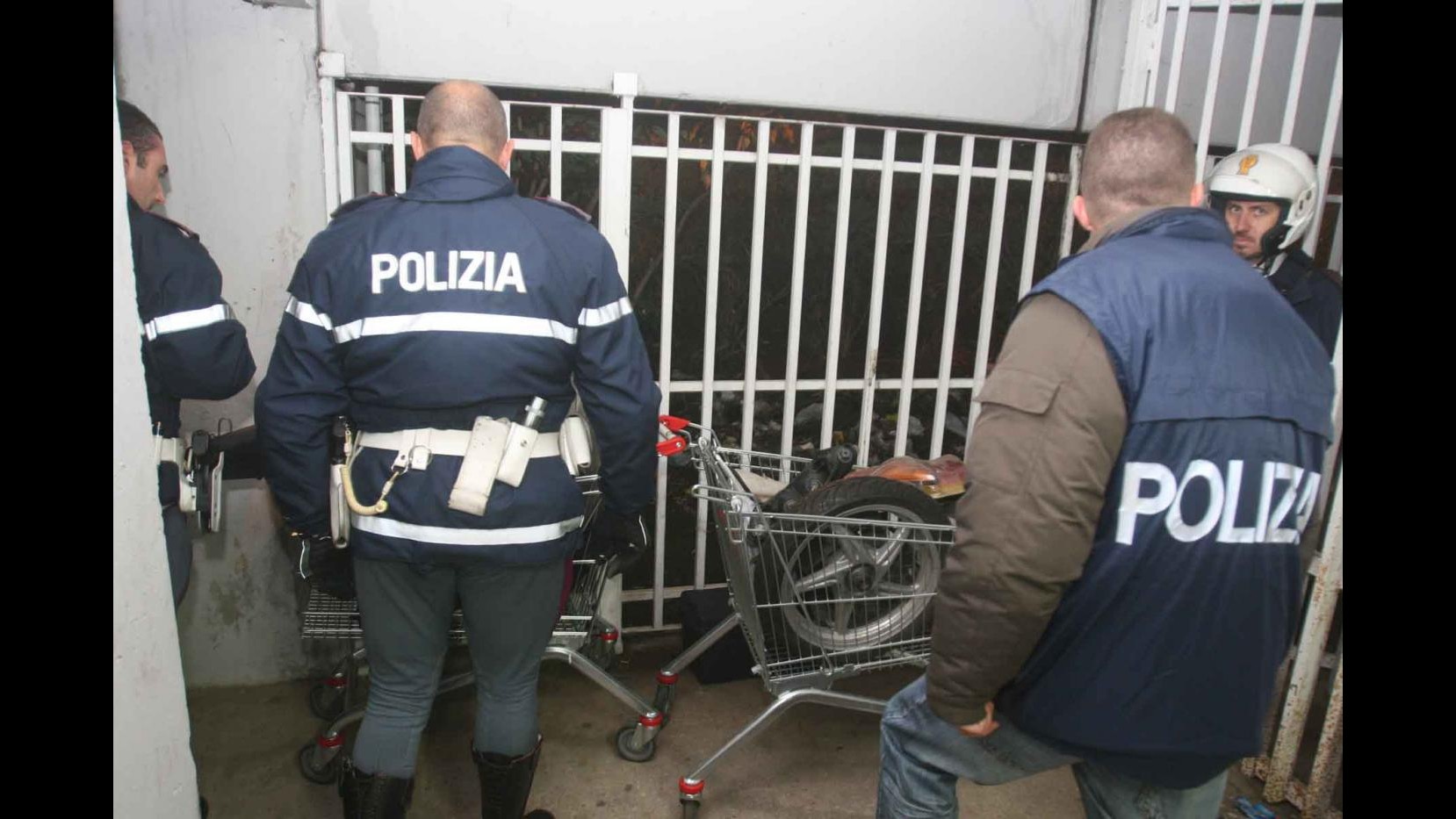 Nuoro, padre e figlio uccisi a colpi di fucile