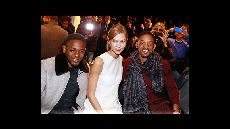 Parigi, Will Smith e Karlie Kloss in prima fila per sfilata Dior Homme