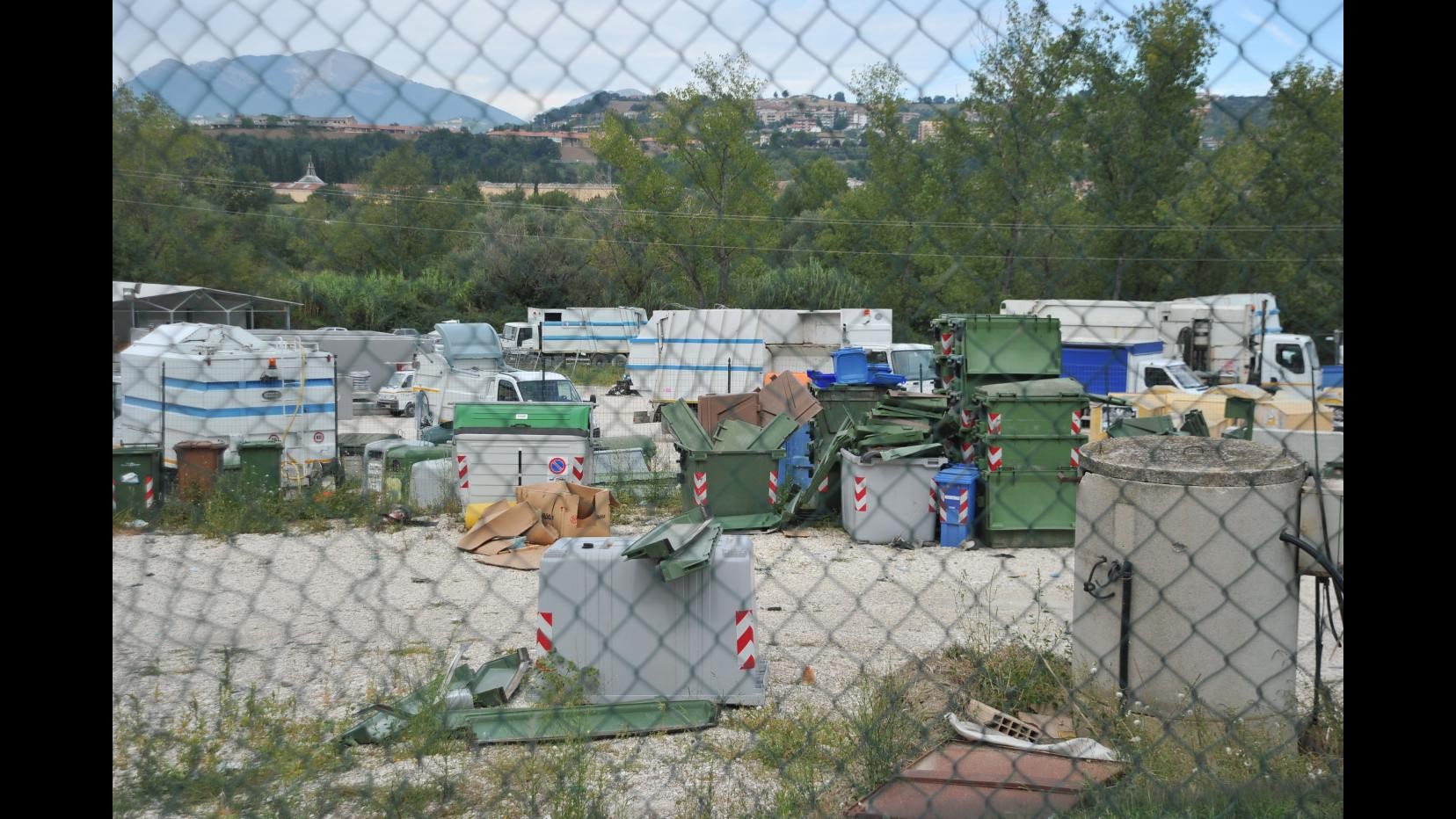 Rifiuti, smantellato sistema di corruzione a Viterbo: 12 arresti