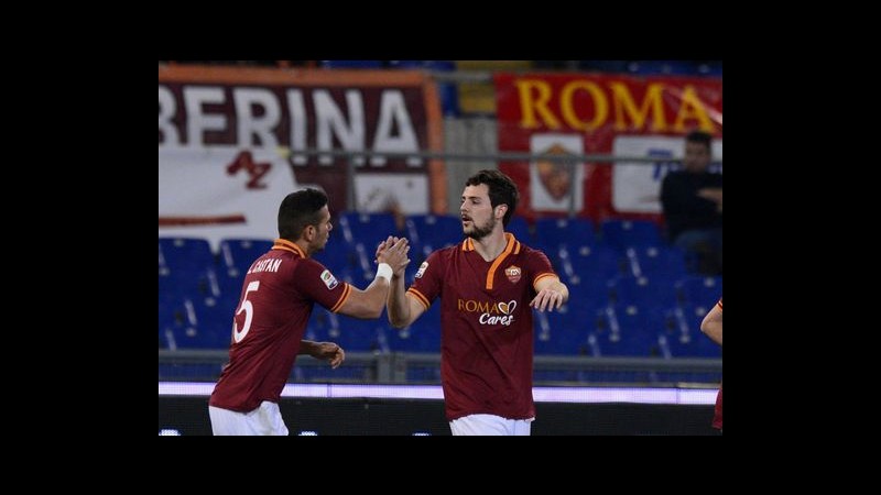 Serie A, la Roma avverte la Juve: Livorno travolto 3-0 all’Olimpico