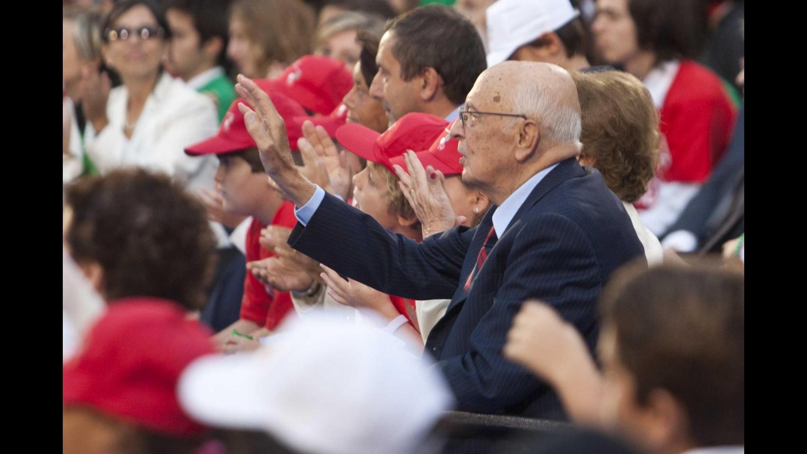 Il gotha della cultura contesta i ministri e applaude solo Napolitano