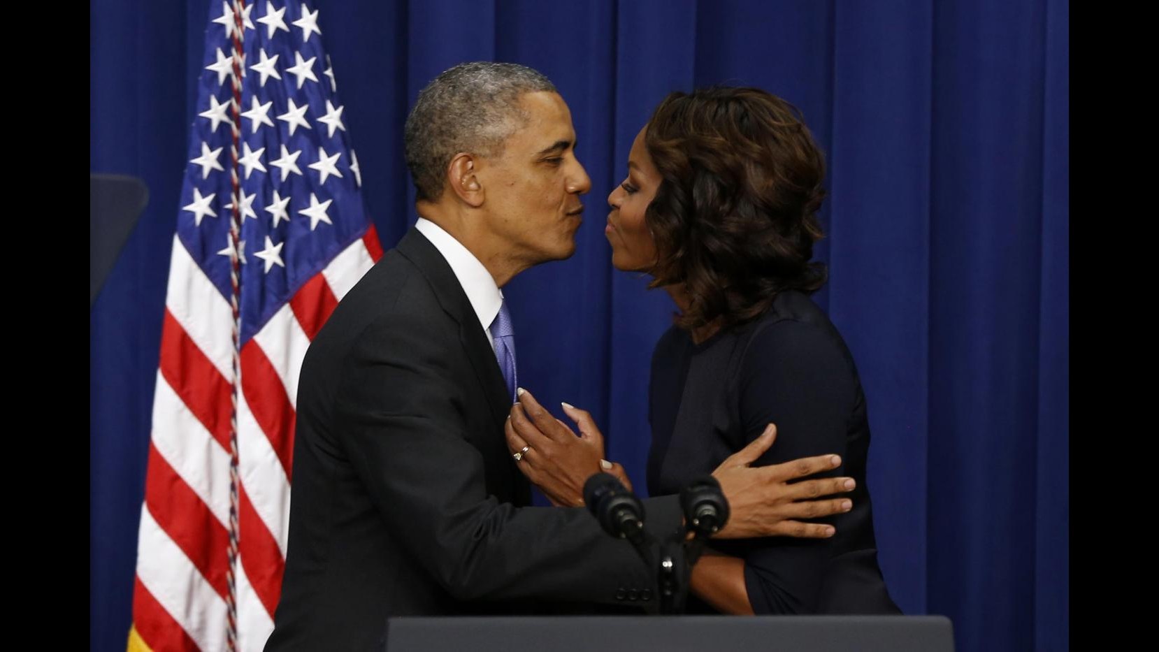 Usa, Michelle Obama compie 50 anni e twitta: Sono entusiasta