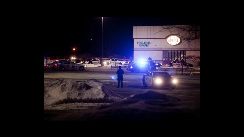 Usa, uomo armato spara in supermercato Indiana e viene ucciso: 3 morti