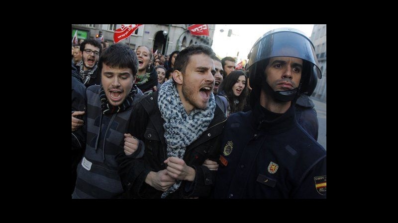 Sciopero europeo, 82 arresti e 32 feriti in proteste in Spagna