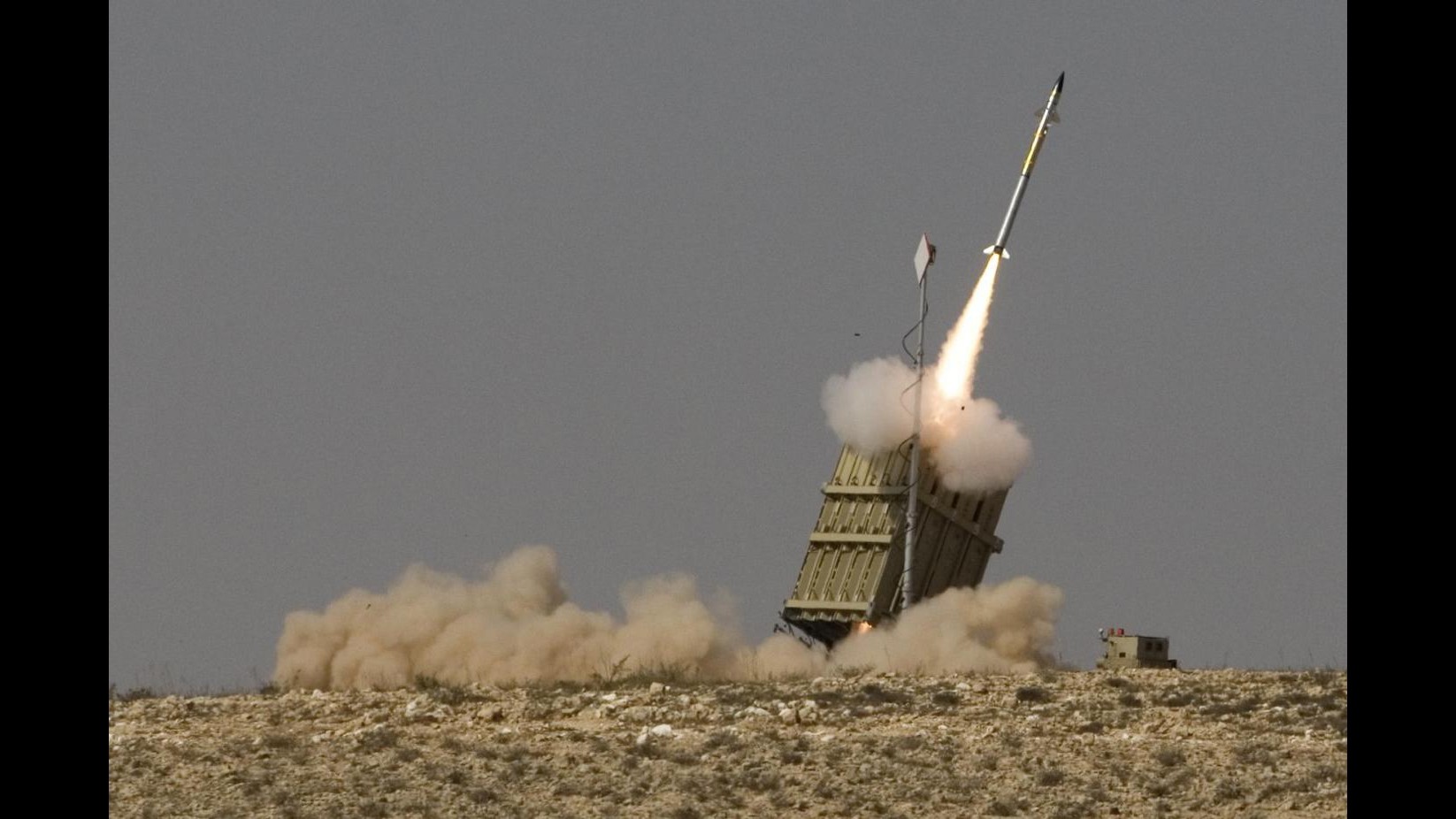 Gaza, Israele esegue bombardamenti dopo lancio razzi: 5 feriti lievi