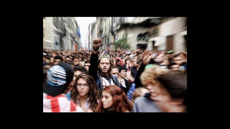 Torino, manifestanti irrompono nella sede della Provincia