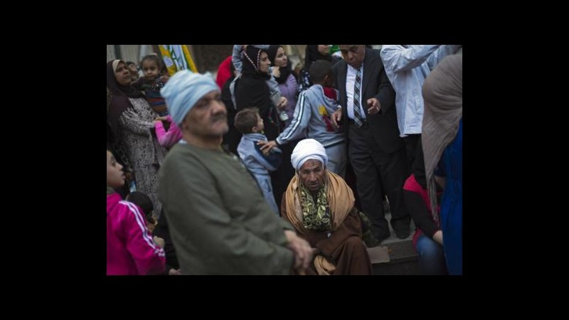 Lunghe file ai seggi al Cairo: slogan contro Fratellanza