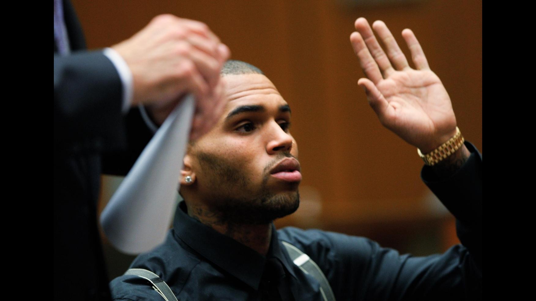 Chris Brown smentisce tabloid: Non sono tornato con Rihanna