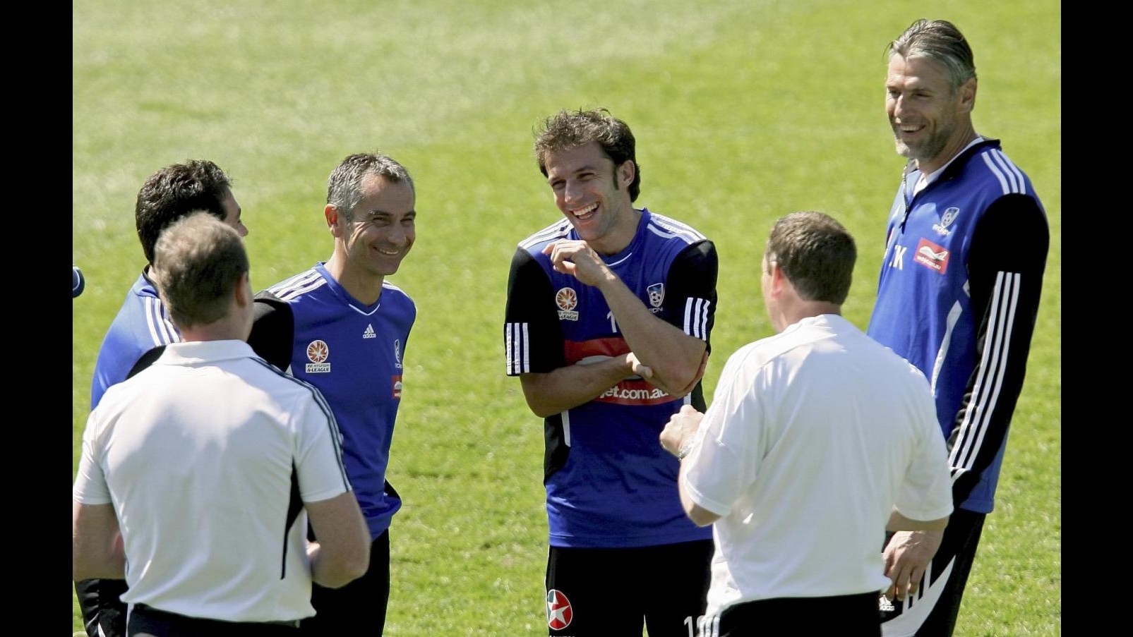 Sydney Fc, allenatore Ian Crook si dimette via sms