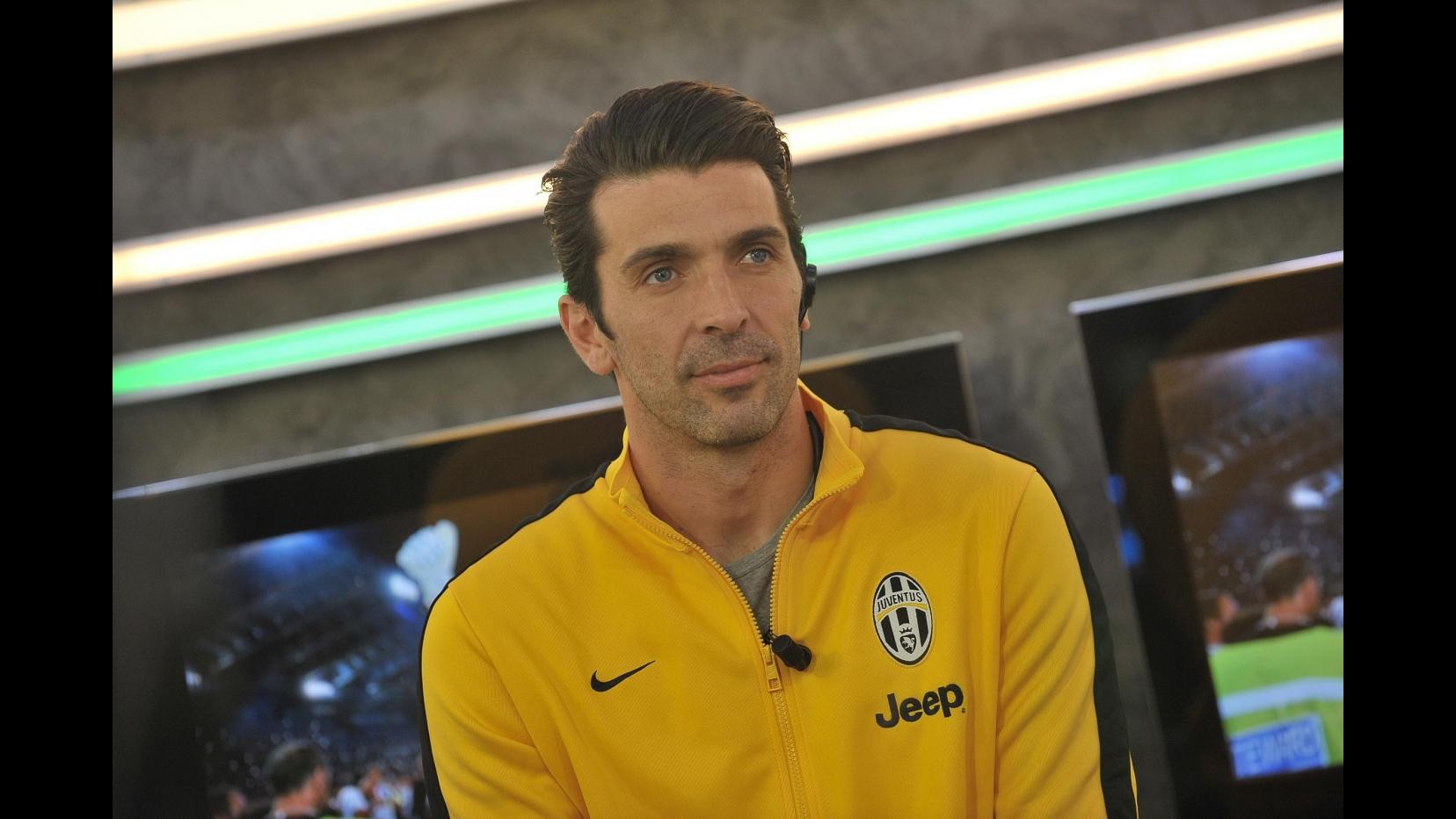 Ironia Buffon: Aiutini? Juve come maggiordomo, sempre colpevole. Bonucci ingordo: Scudetto e Mondiale