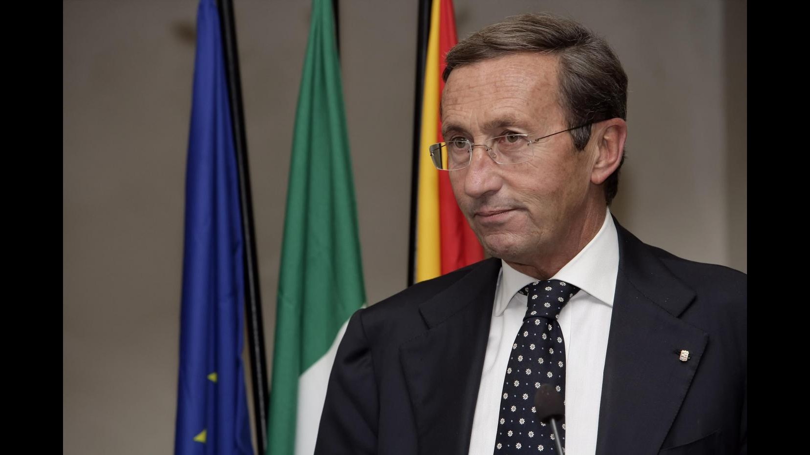 Fini: Alfano chiarisca rapporto con Monti, più che regole primarie